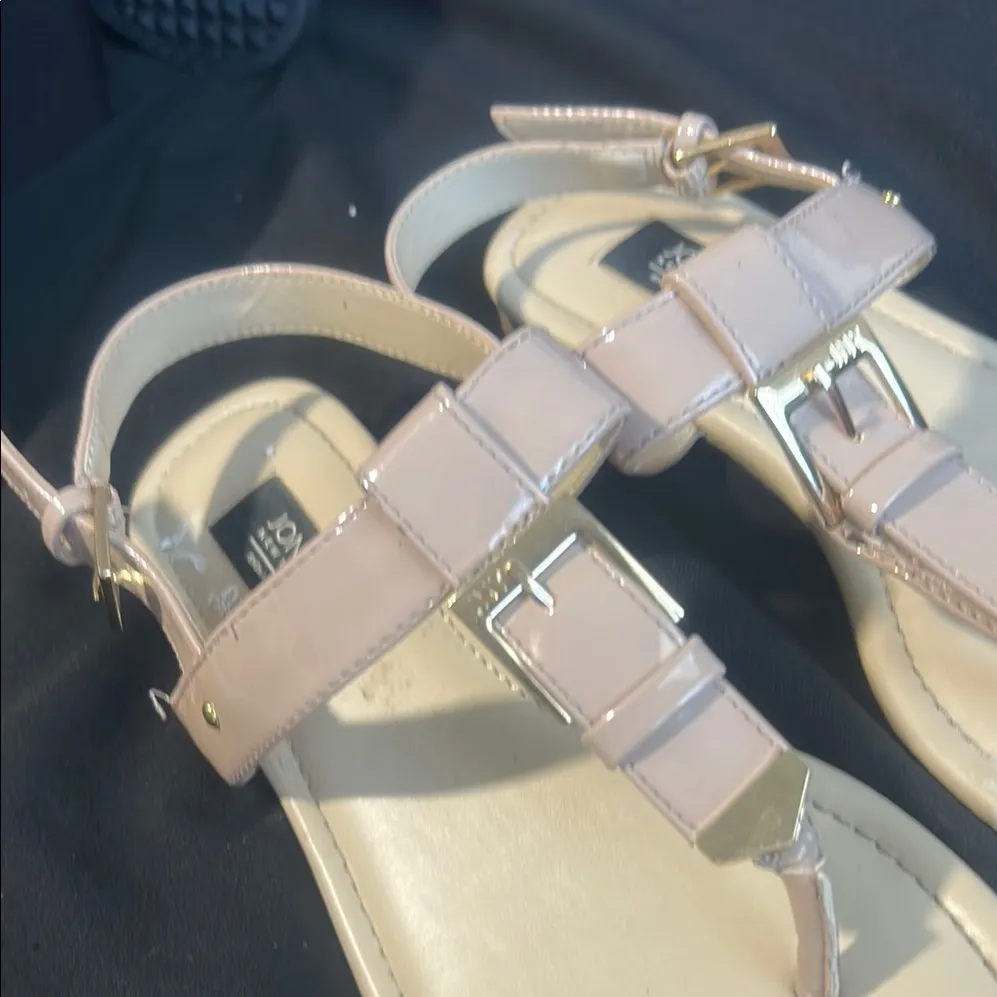 Jones New York Beige Sandals with Gold Accents‎ - Image 2