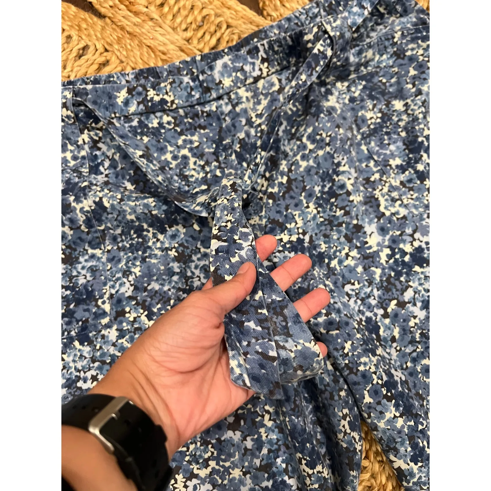 J.Jill Women’s Cropped Belted Floral wide leg Pants Blue 4x - Image 6