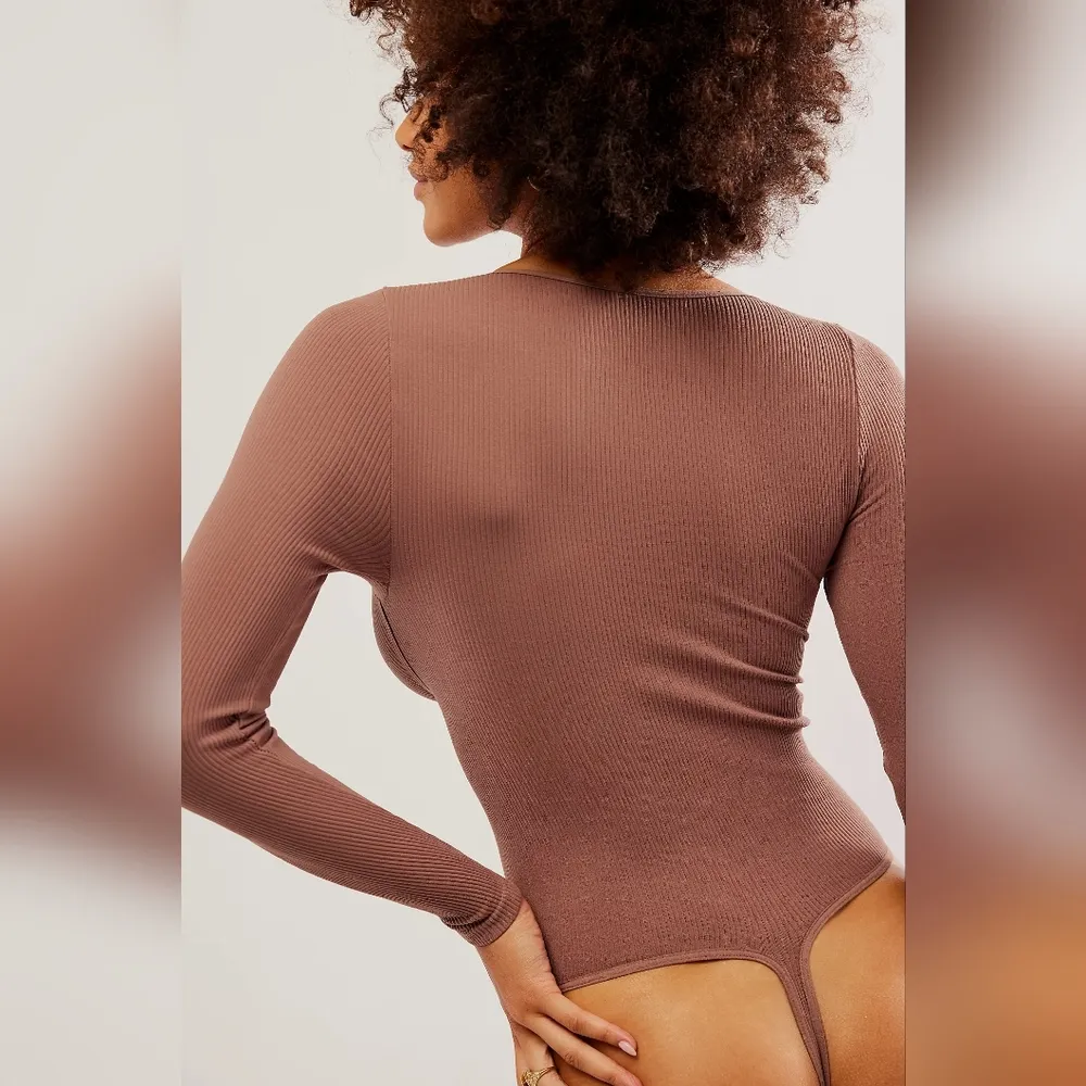 NWT Free People Meg Seamless V-Neck Long-Sleeve Bodysuit  Size XS/S - Image 2