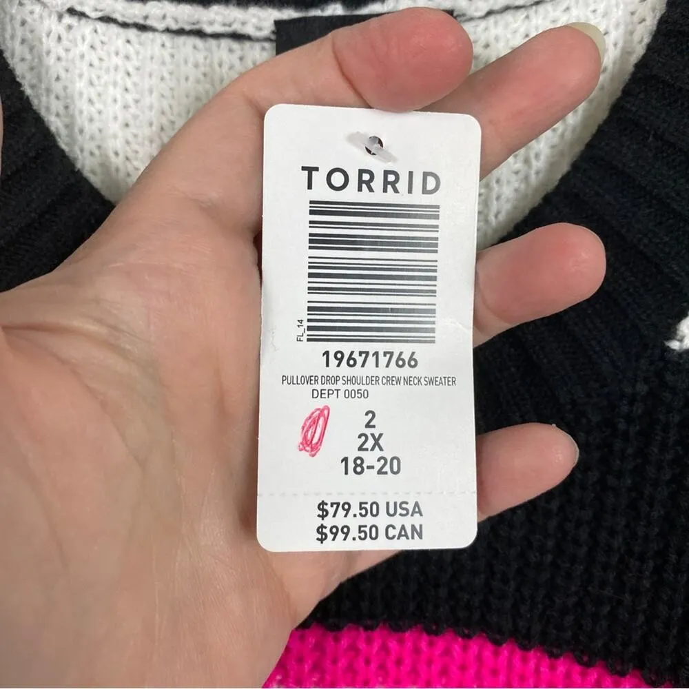 Torrid Black&White Je t’aime (I Love You) Drop Shoulder Crew Neck Sweater Sz.2 - Image 11