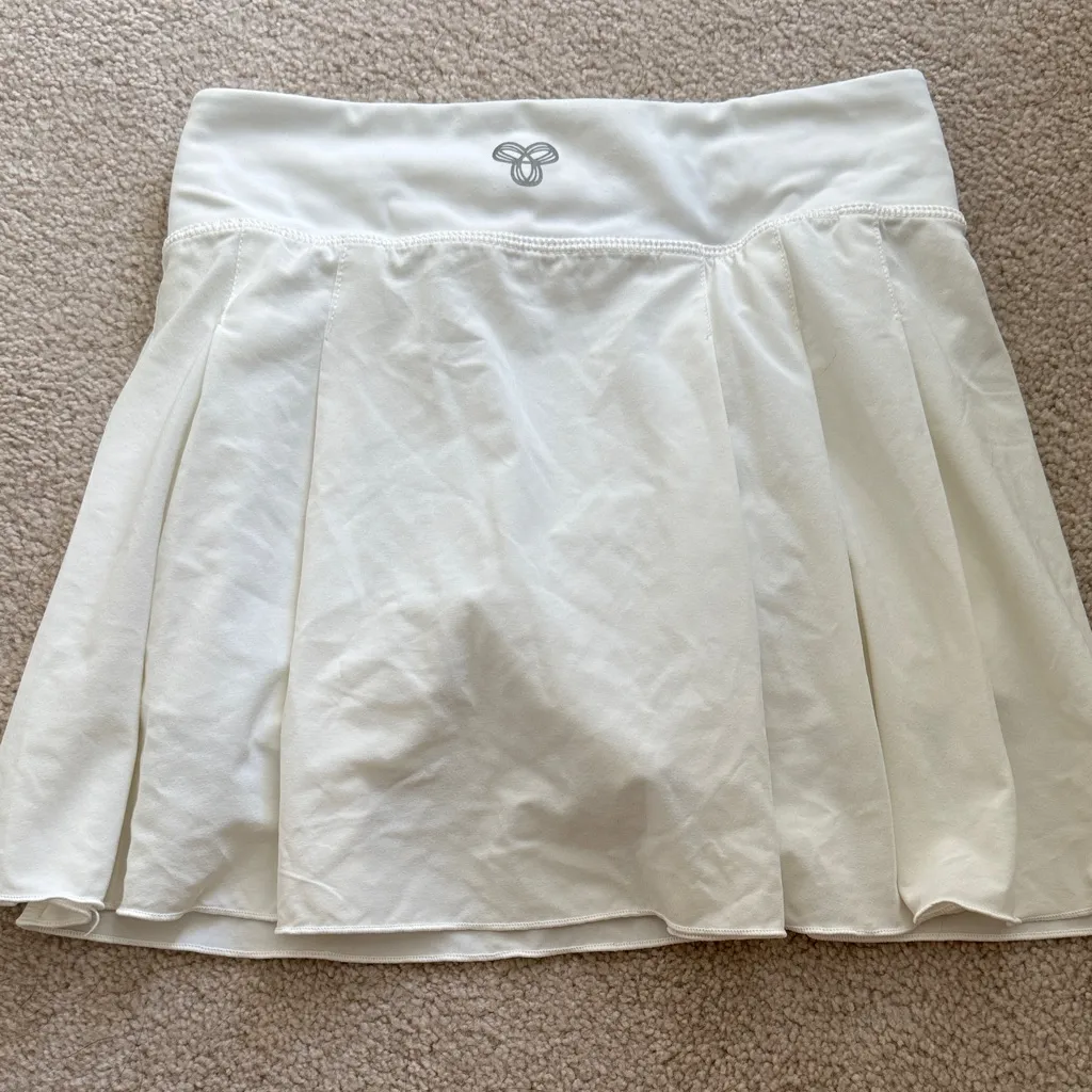 Aritzia Cream Skater Skirt - Image 2