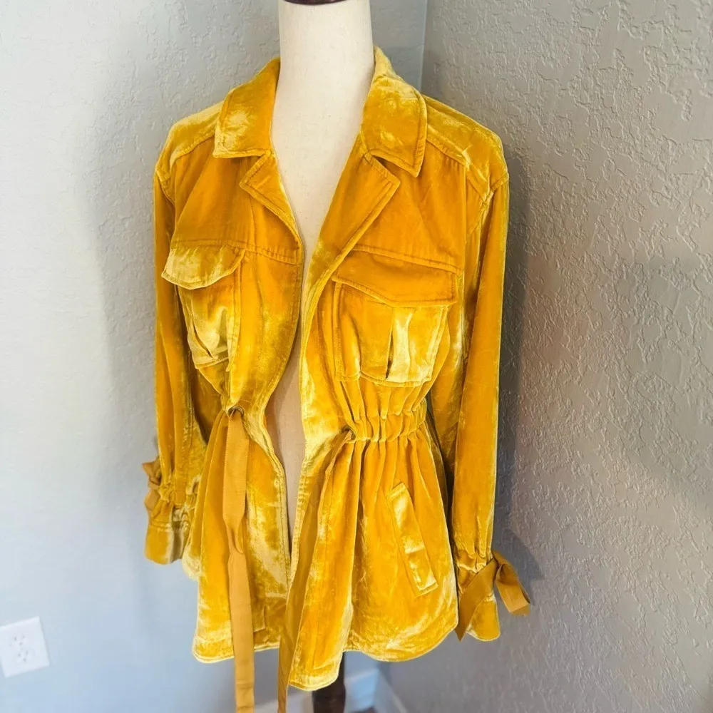 Cinq à Sept Mathieu Velvet Utility Jacket in Sunflower, Size Medium,‎ EXCELLENT Gold - Image 5