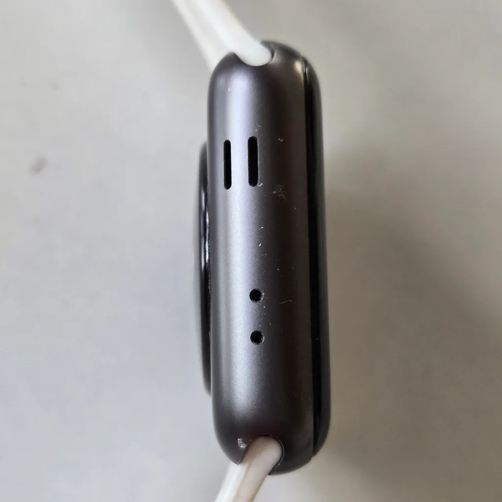 Apple Watch Series 3 42MM Excellent Condition - Image 14