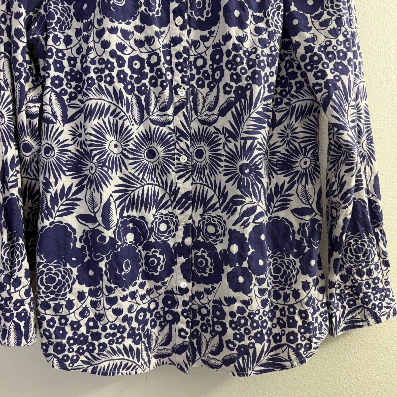 J Mclaughlin Shirt Womens Medium Navy Long Sleeve Button Up Floral White Cotton - Image 7