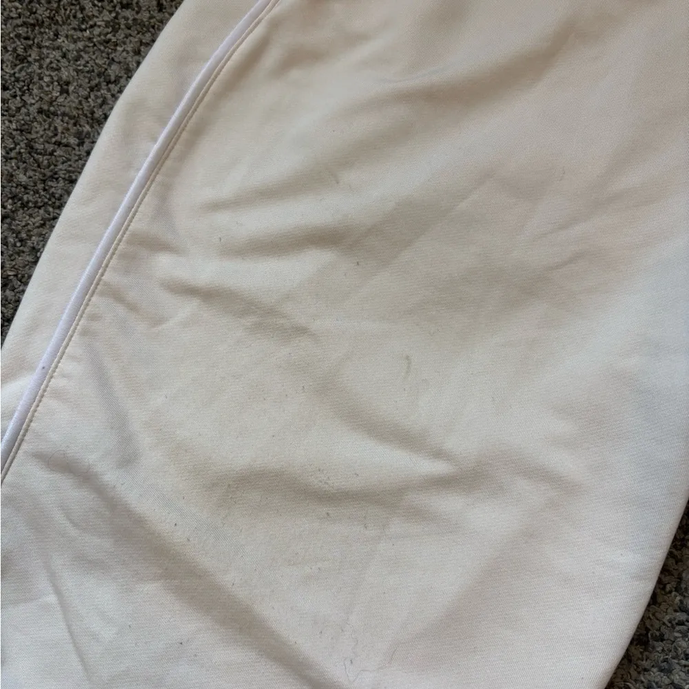 Gymshark Cream Joggers - Image 3