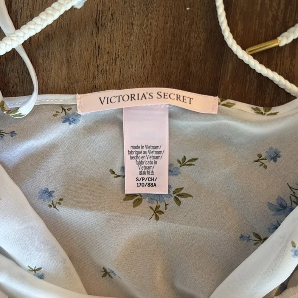 Victoria's Secret White and Blue Floral Midi Dress - Image 2