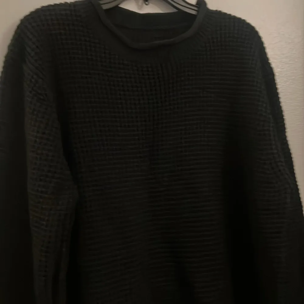 XLarge Black Women’s Sweater Size XL - Image 4