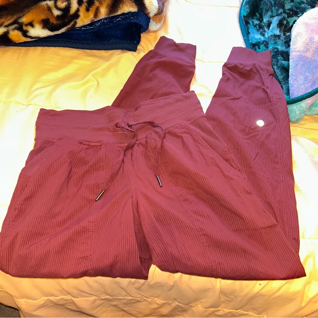 Lululemon Dance Studio Jogger Savannah - Image 3