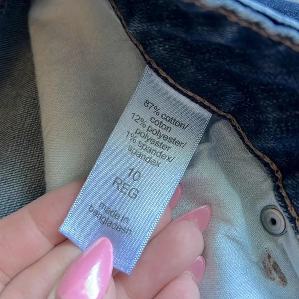 Mid-rise Medium Wash Jeans - Image 5