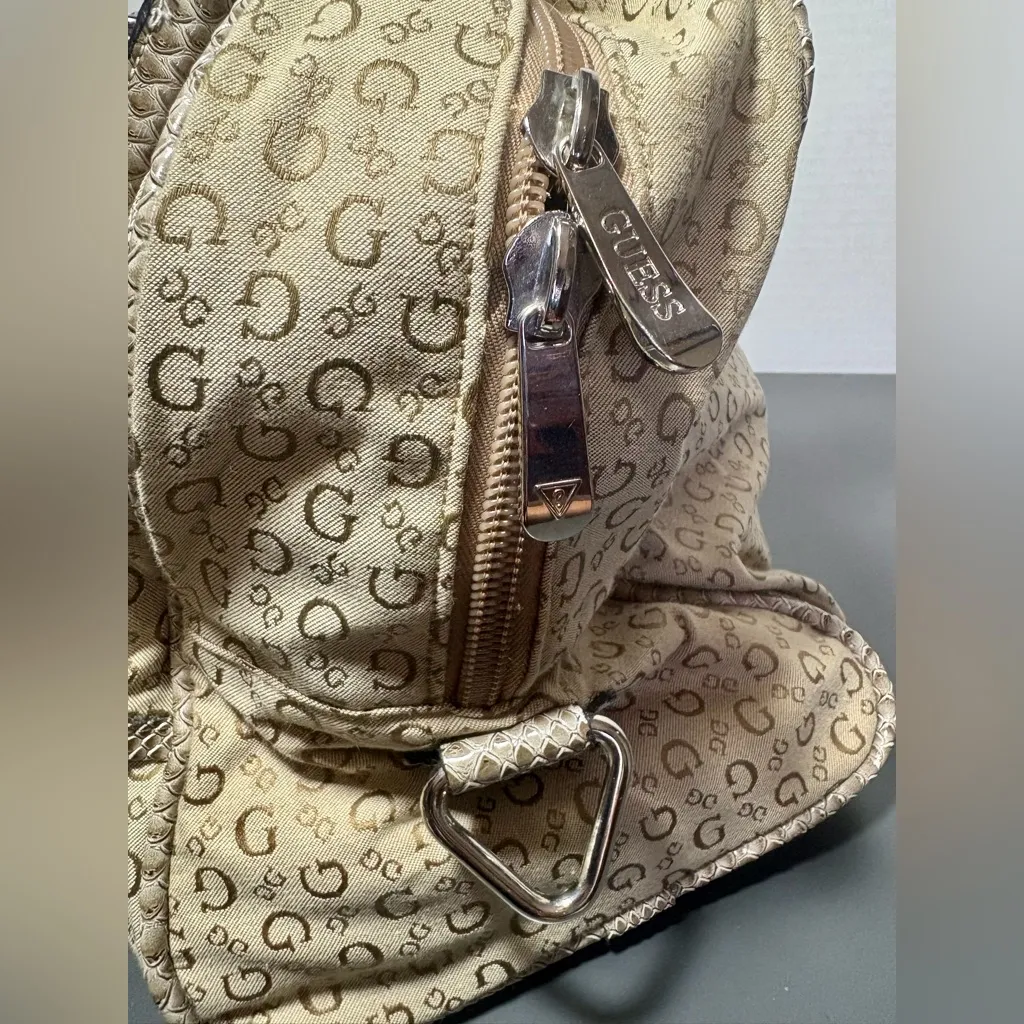 GUESS Vintage Y2K Monogram Dome Travel Bag - Image 5