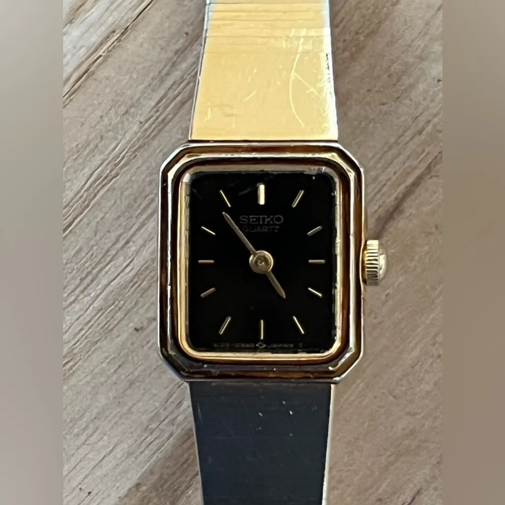 Seiko Vintage Ladies Watch Black Dial Gold-Tone Bracelet Case Hands Markers - Image 2