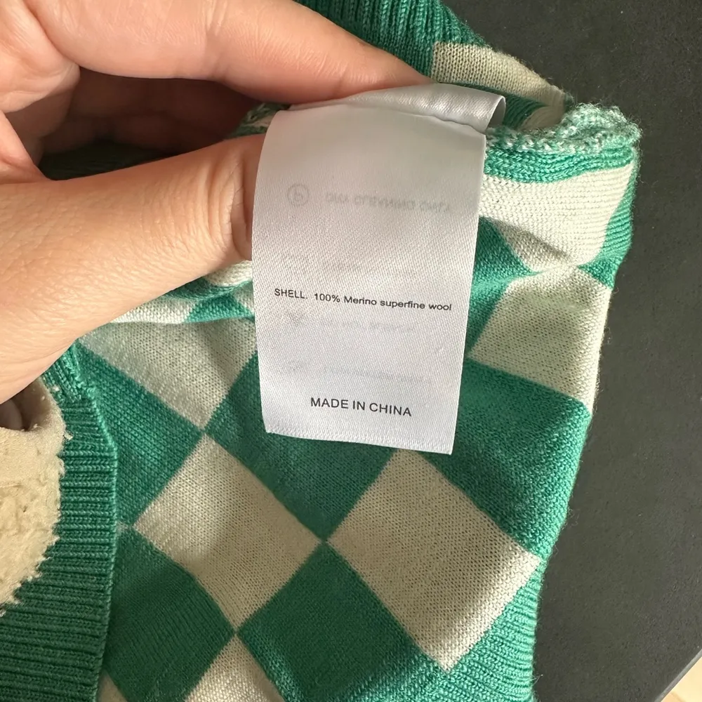 Vintage vibes Green Checked 100% Merino Wool Cardigan - Image 6