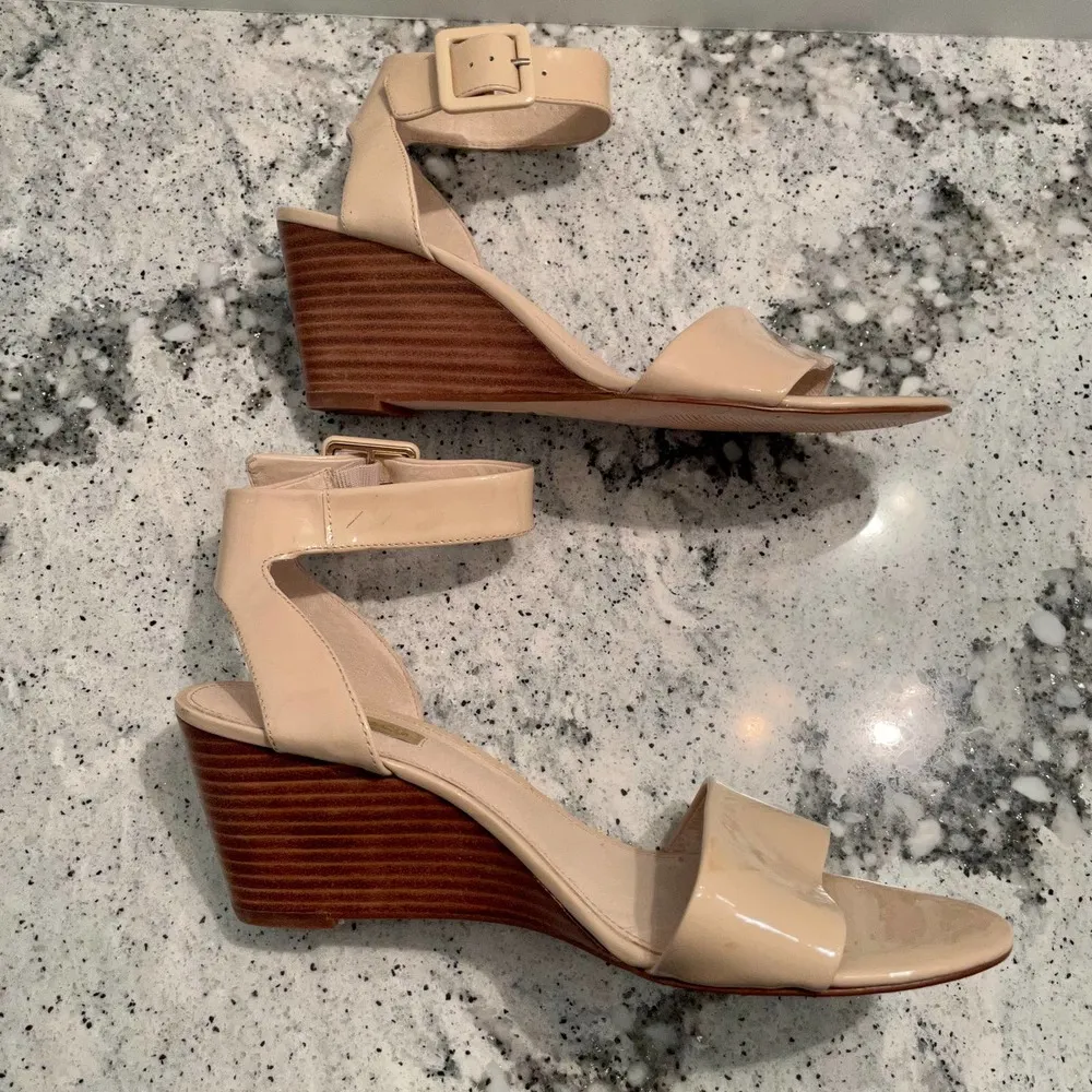 Louise et Cie Punya Patent Leather Wedge Heel Sandals Size 9 - Image 5