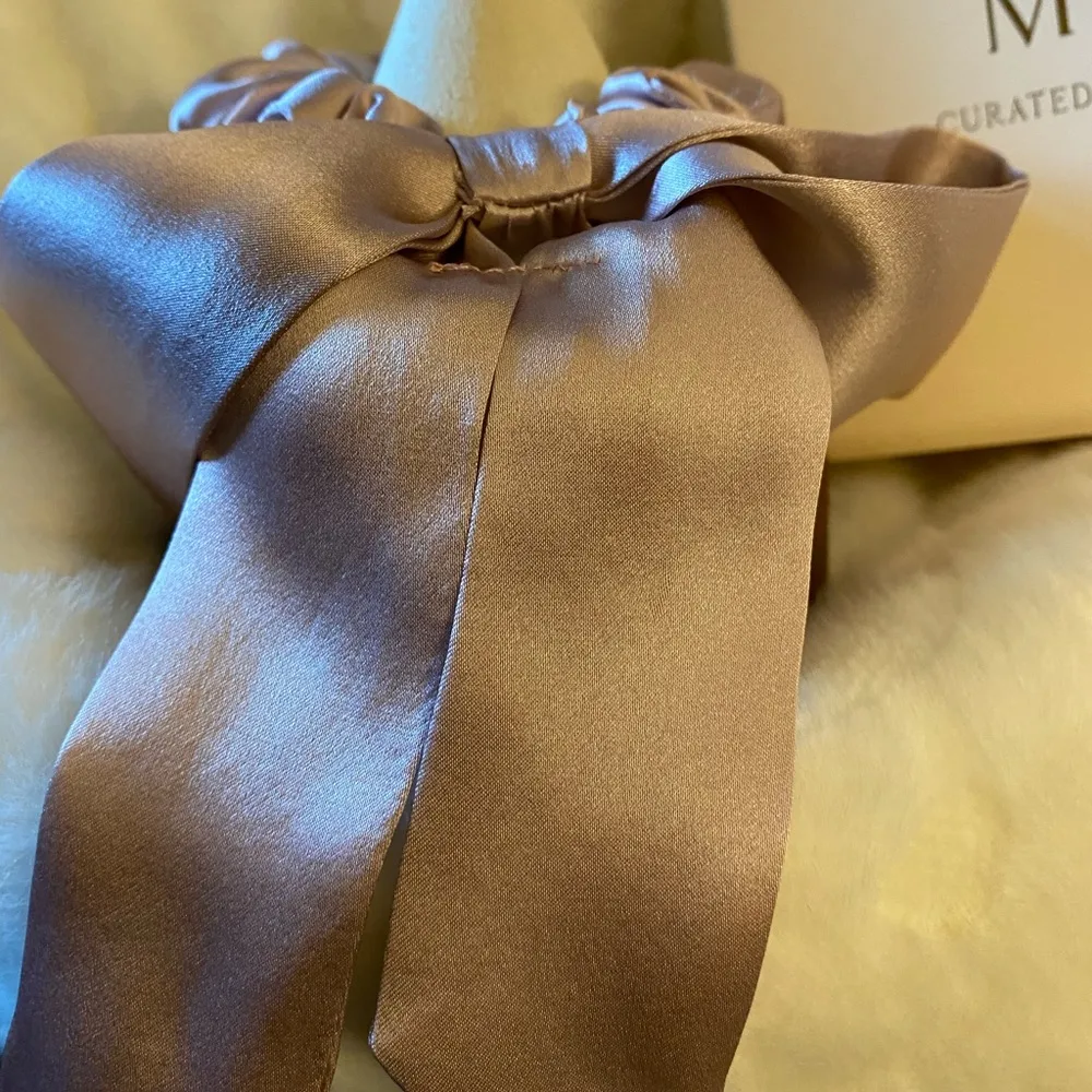 MOTF Silk Hair Band #1 Pink - Image 4