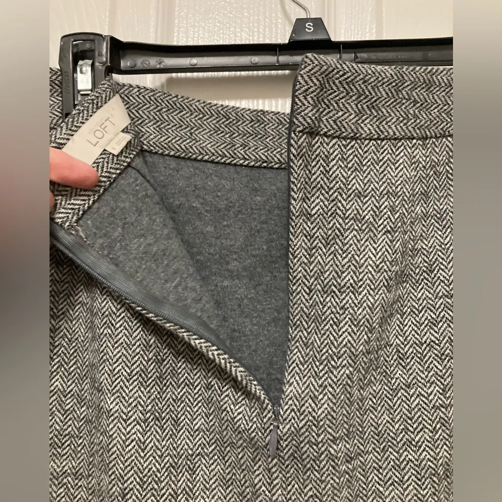 Loft Women’s Classic Gray Herringbone Wool Blend Pencil Skirt - Image 6