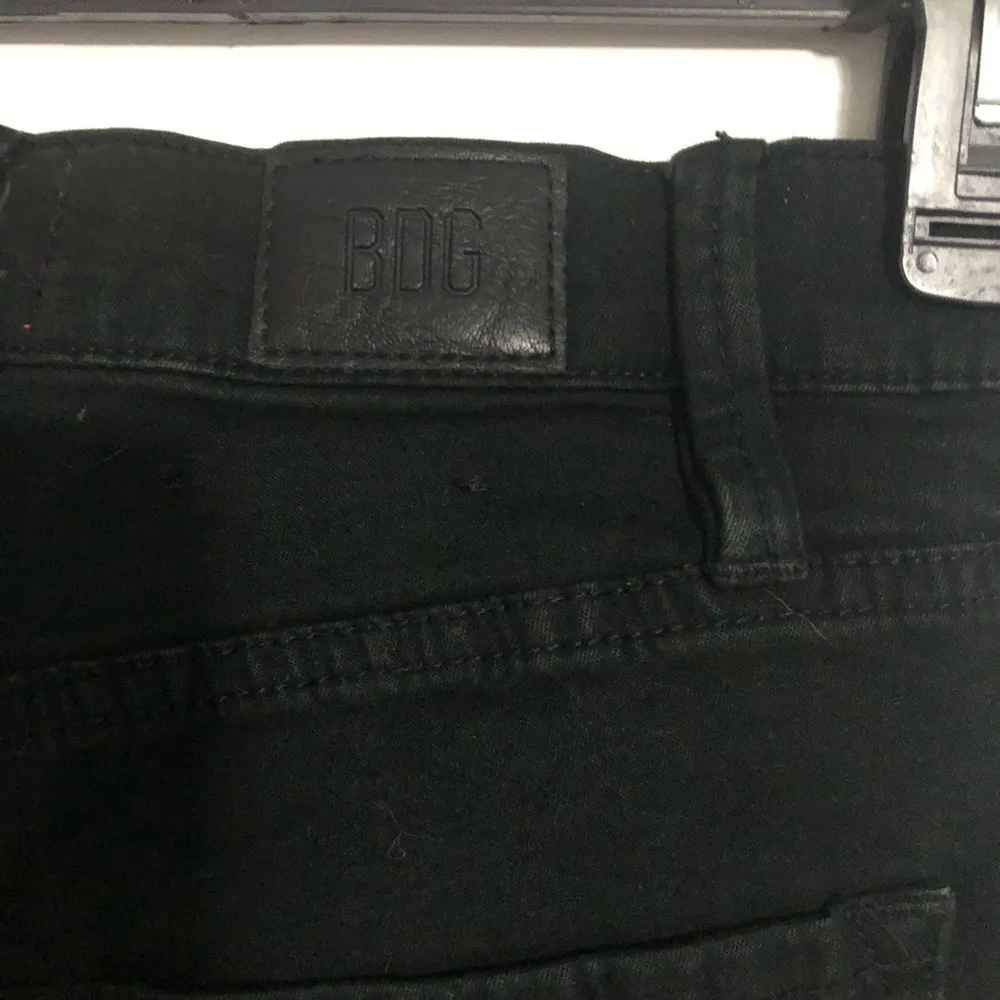 BDG twig high rise shortie ripped distressed women’s size 25 cut off jean shorts - Image 7