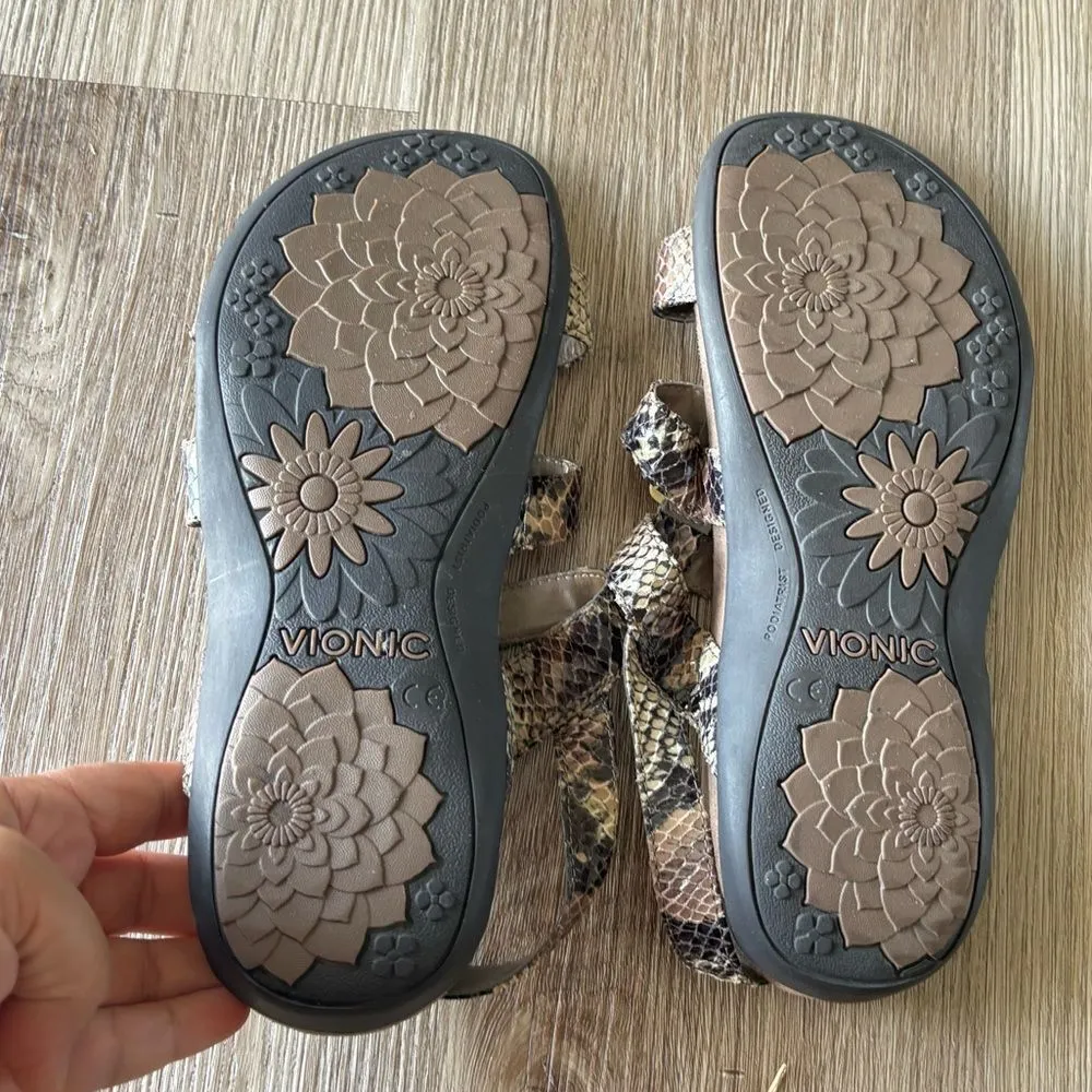 Vionic Rest Amber Natural Beige Snake Sandals in size 7 - Image 7