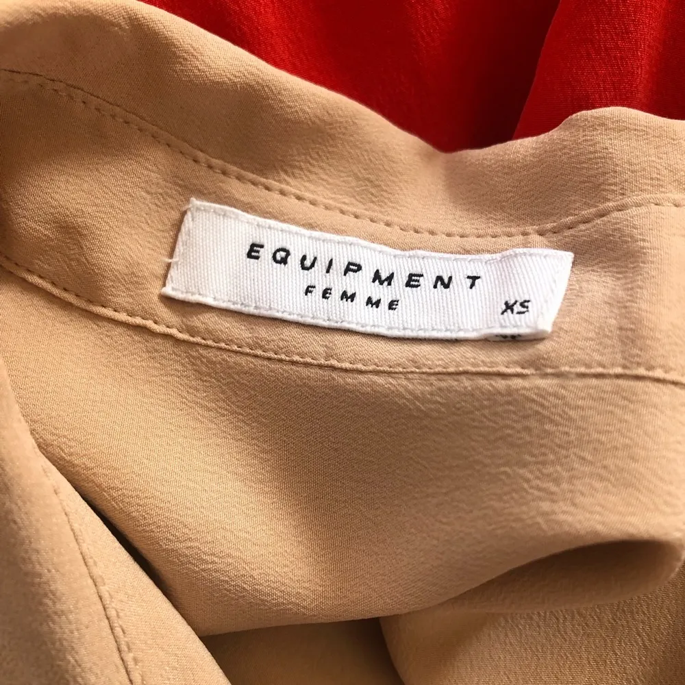 Equipment sleeveless button up silk blouse size xs - Image 4