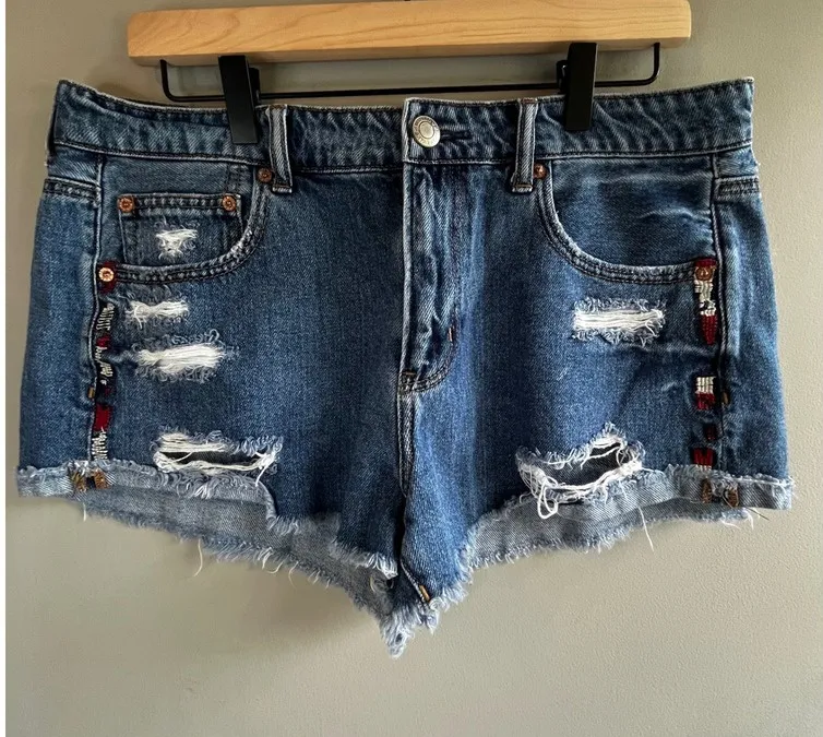 American Eagle Denim Distressed Embroidered Festival Jean Shorts Size 12 Boho Blue - Image 1