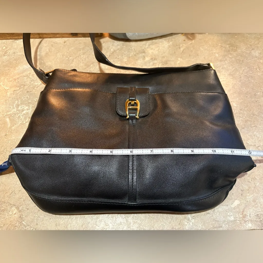 Aigner Elegant Black Leather Shoulder Bag - Image 10
