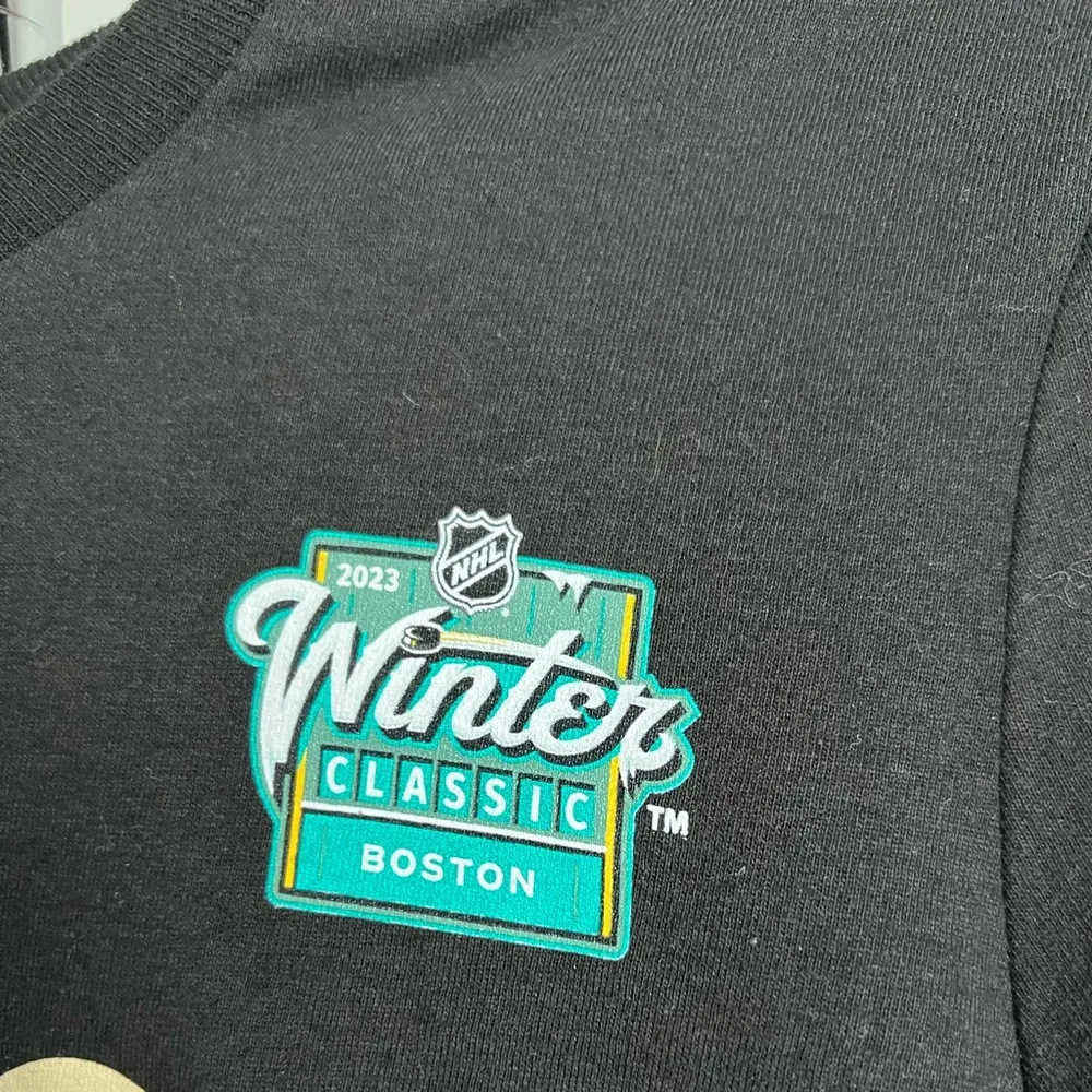 NWT 4Her by Carl Banks NHL Hockey Boston Bruins Blade 2023 Tee | Black | Small - Image 4