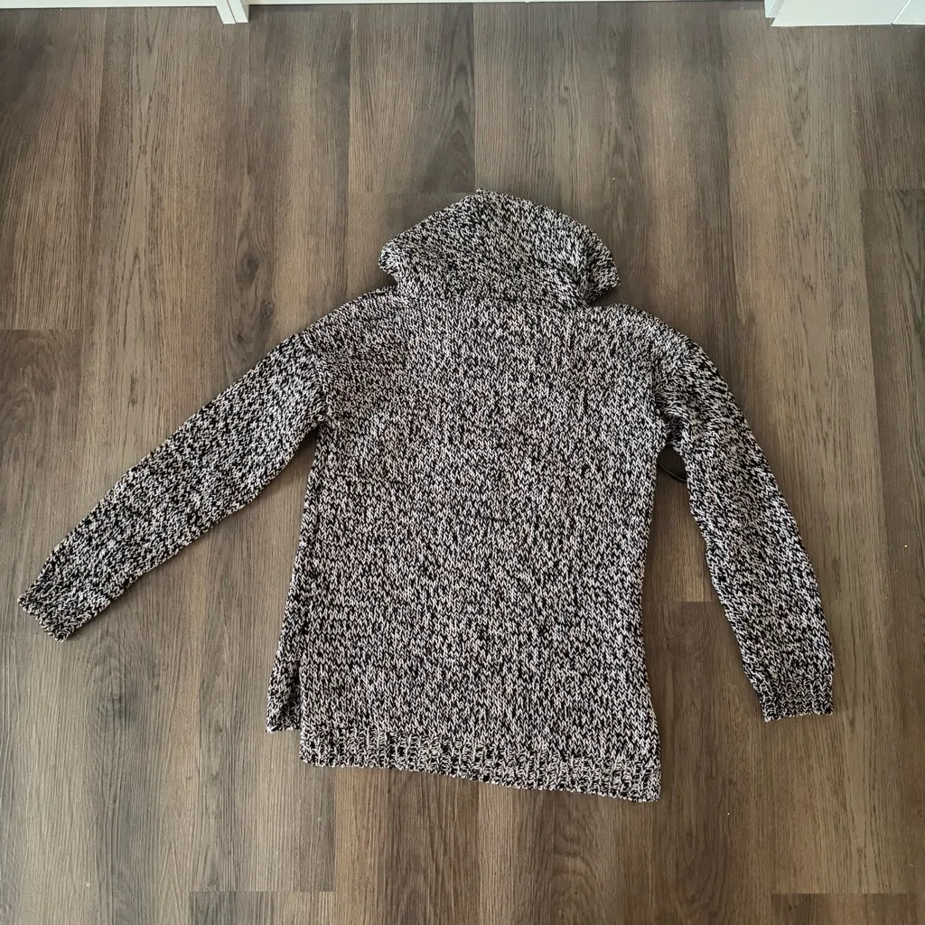 Rock & Republic Monochrome sweater Top - Image 3