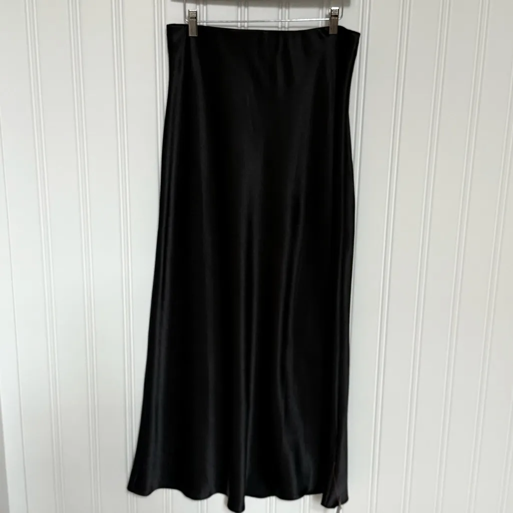 Miss Selfridge satin bias maxi skirt in black size Medium - Image 6