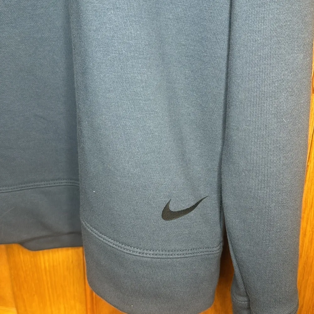 Nike Dri-Fit Open Back Sweatshirt, Medium - Image 2