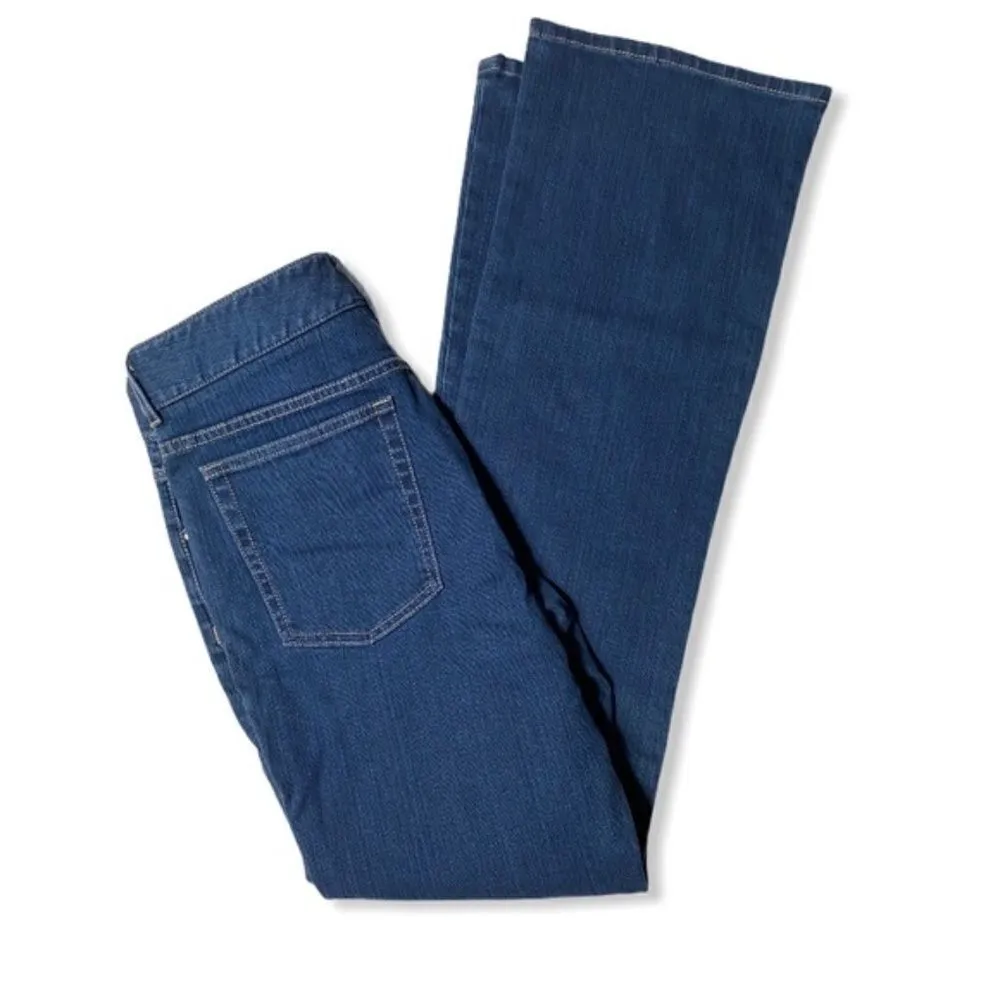 Tahari  SZ 6 bootcut jeans - Image 3