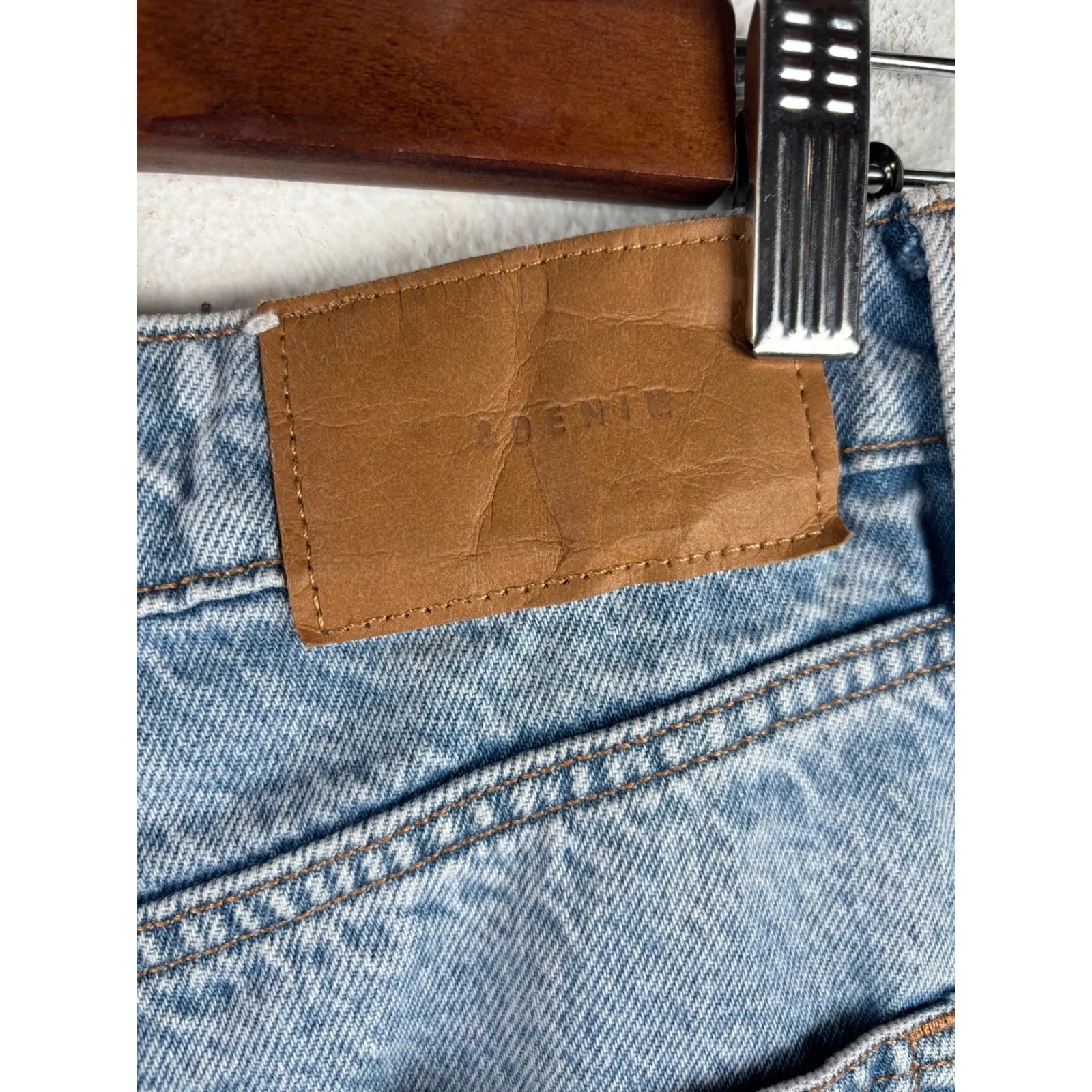 H&M &Denim Barrel Jeans Women's Size 2 Light‎ Wash Loose Fit High Waist Denim - Image 8