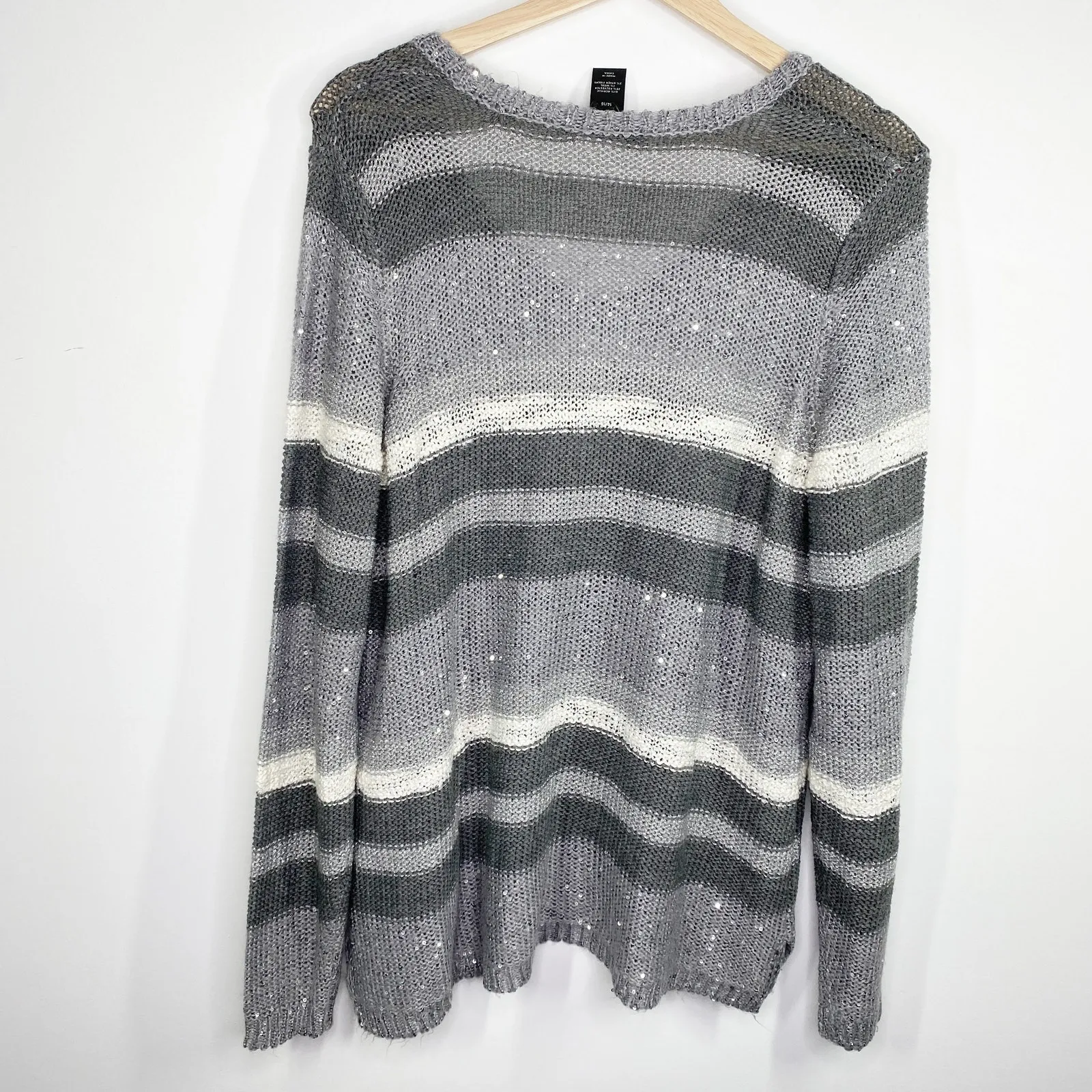 Lane Bryant Grey Cream V-Neck Metallic Wool Blend Sweater Women's Size 14/16 - Image 2