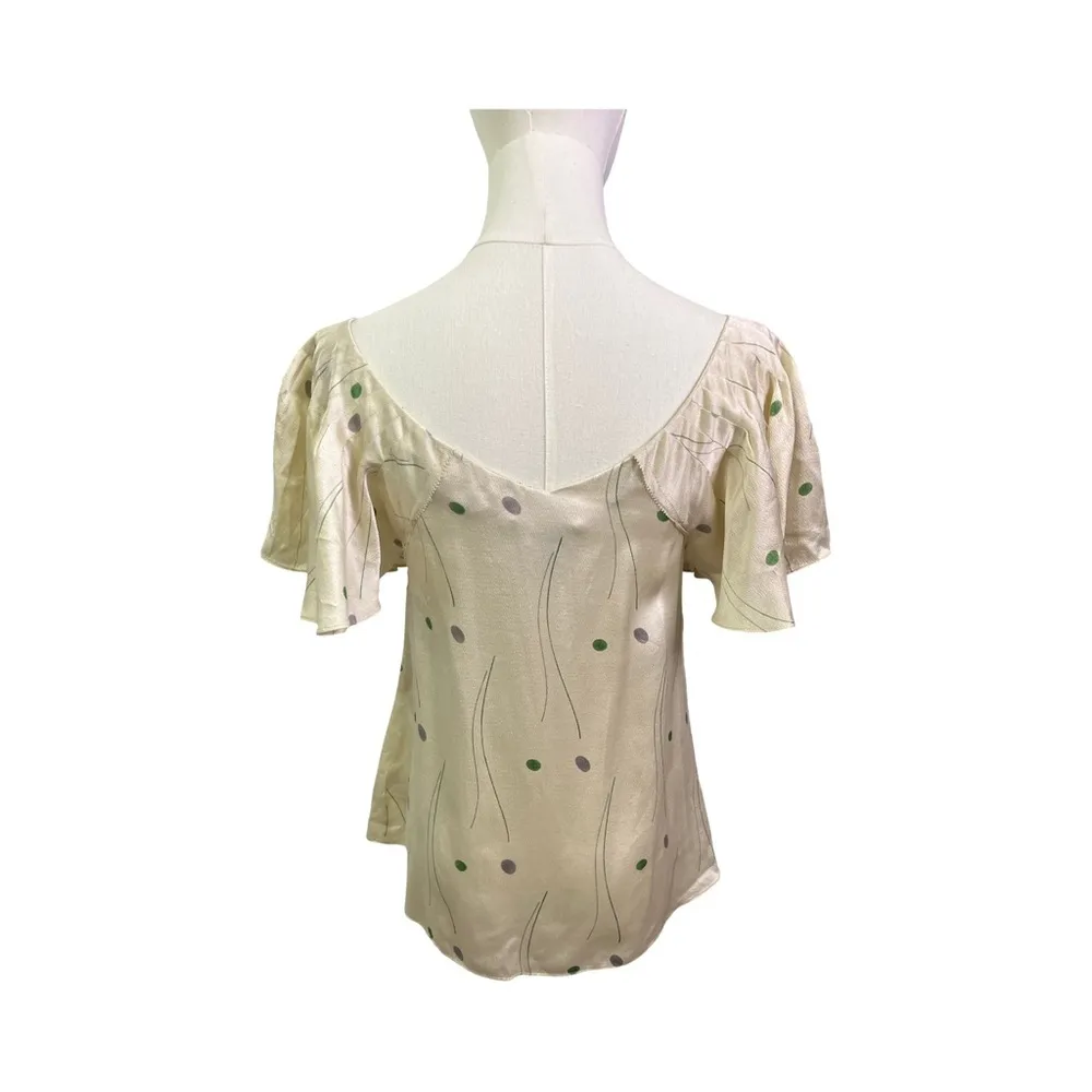 HD in Paris Anthropologie Silk Cream Print Top Size 00 Flutter Sleeve Scoop Neck - Image 3