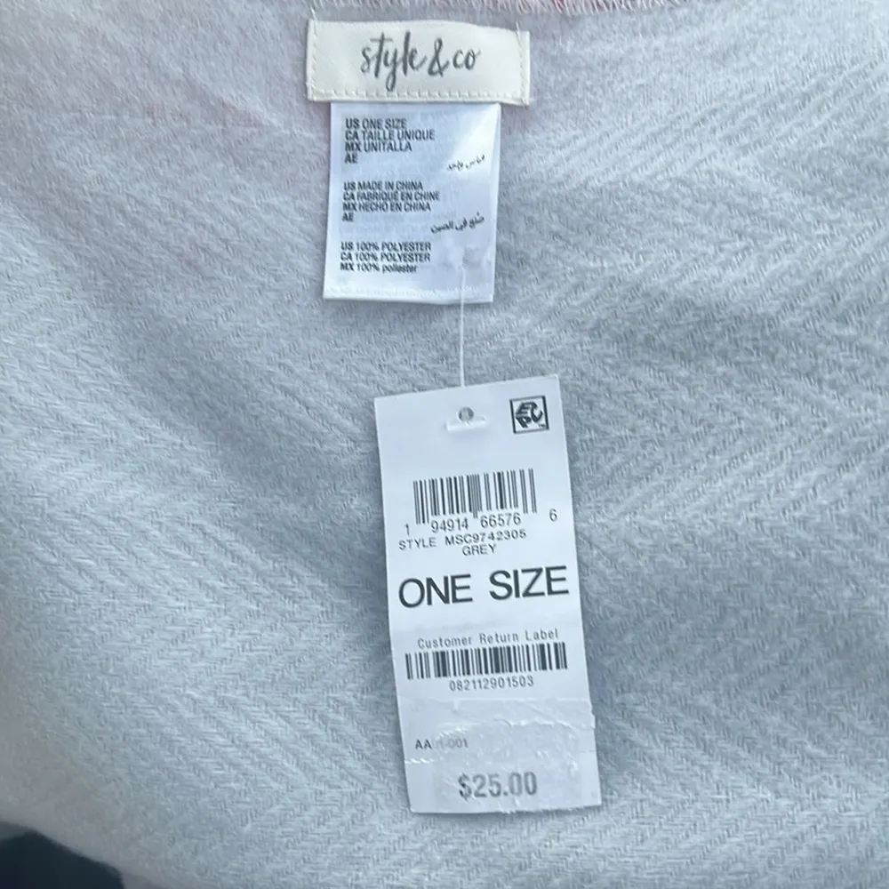 Style & Co  Solid Fringe-Trim Scarf in Grey, New w/Tag - Image 2