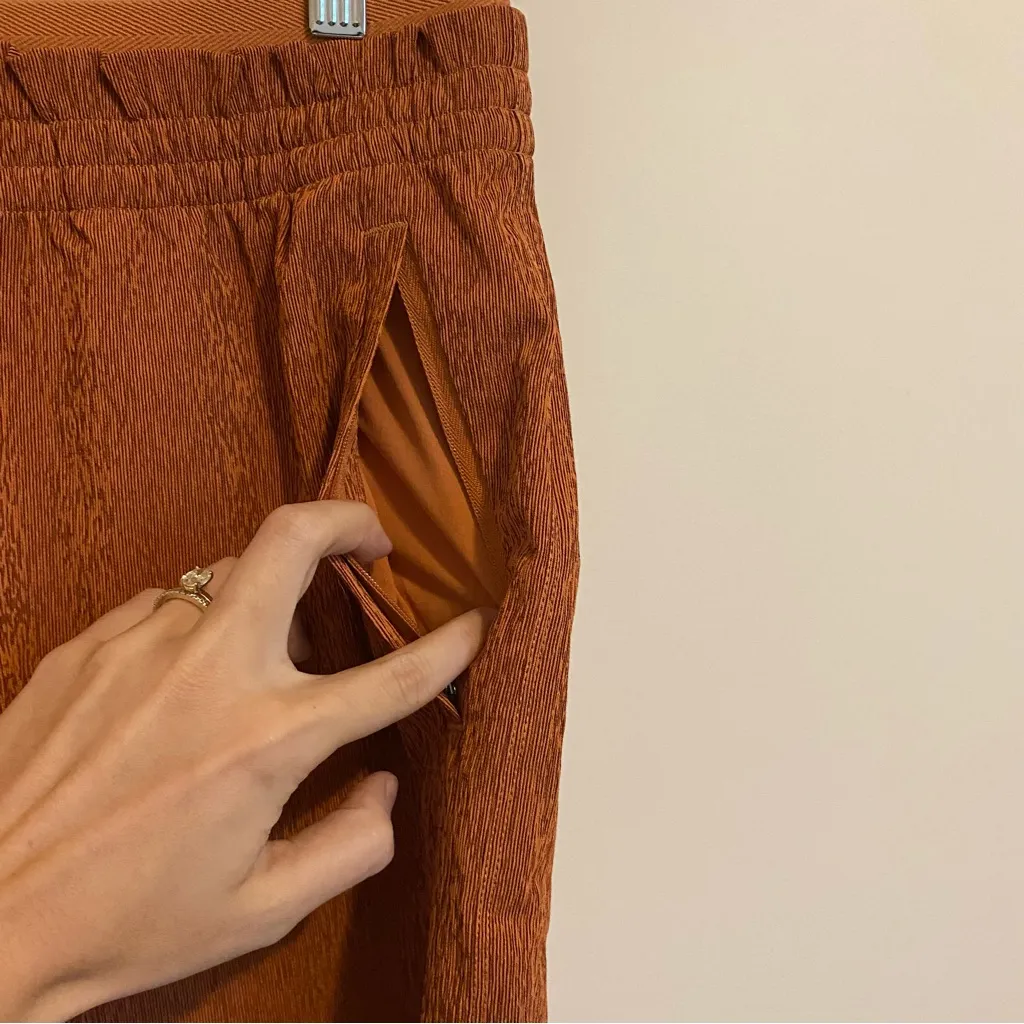 Athleta Echo Shorts in Burnt Orange size 12 - Image 5