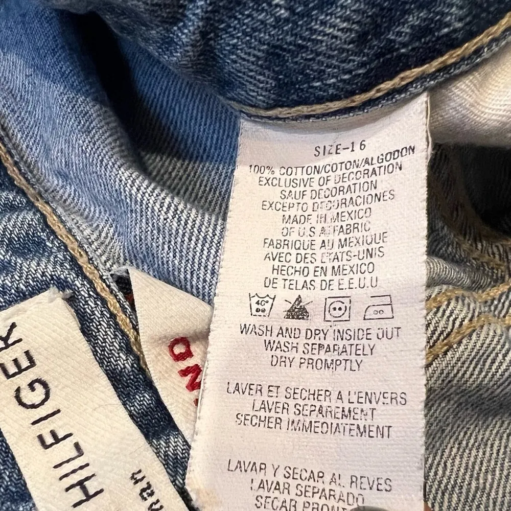 Tommy Hilfiger Vintage Women’s Boyfriend High Rise Jean Shorts Medium Wash 16 - Image 4