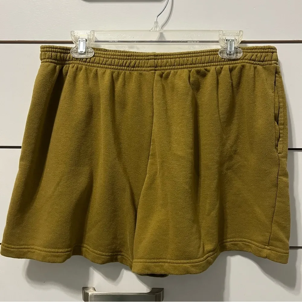 Aerie Retro Gym Shorts Green / Yellow - Image 3