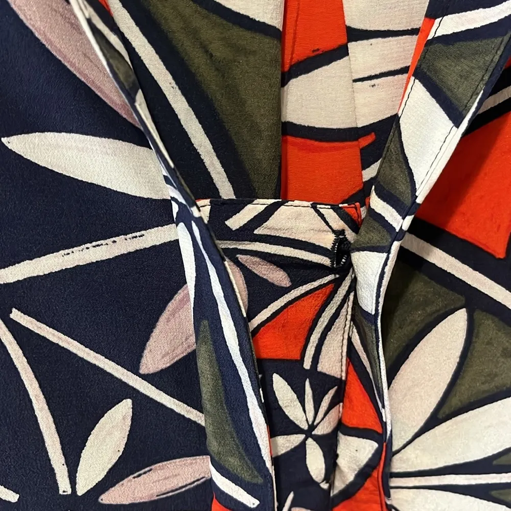 TORY BURCH Floral Pattern 100% Silk Top, Size 2 - Image 6