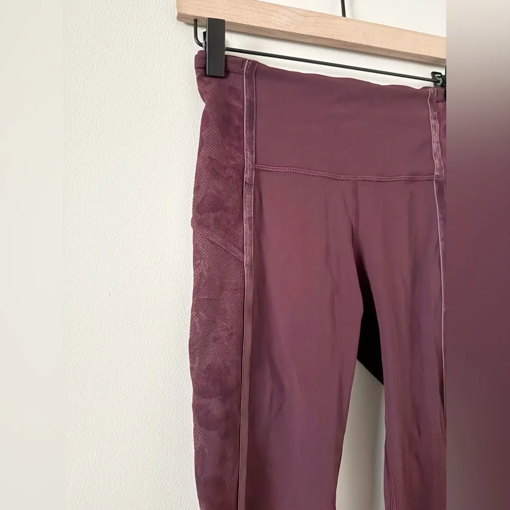 Lululemon Wunder Under Crop High Rise Legging in Burgundy with Velvet - Size 4 - Image 2