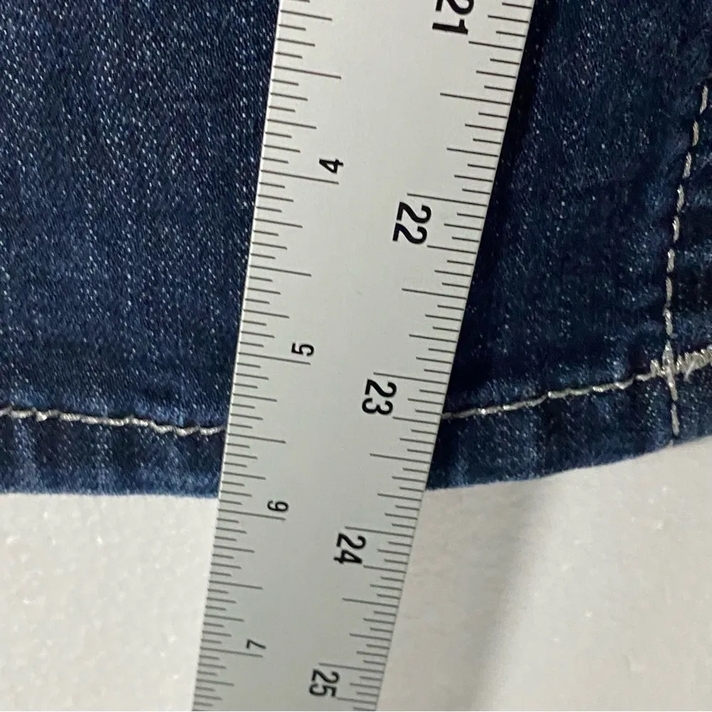 Miss Me Jeans Women 28W  Mid Rise Crop Distressed Jeweled Back Pocket ME8316VC - Image 6