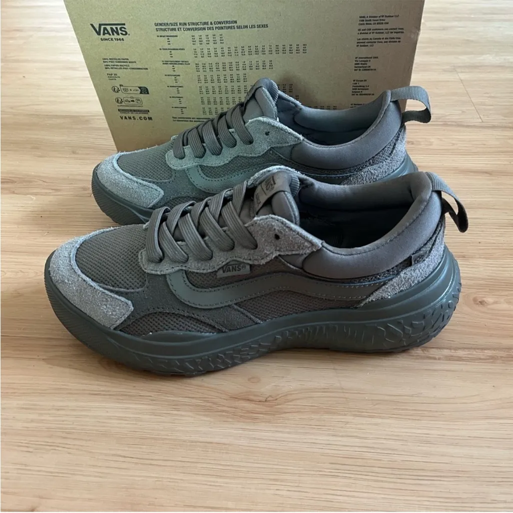 Vans UltraRange Neo VR3 Shoe
Women 9.0 US Mens 7.5 US - Image 5