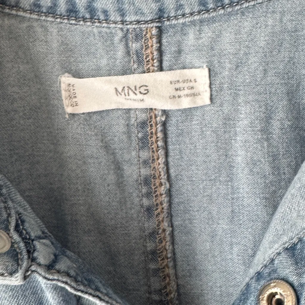 Mango denim romper playsuit light wash chambray short sleeve pockets button down - Image 4