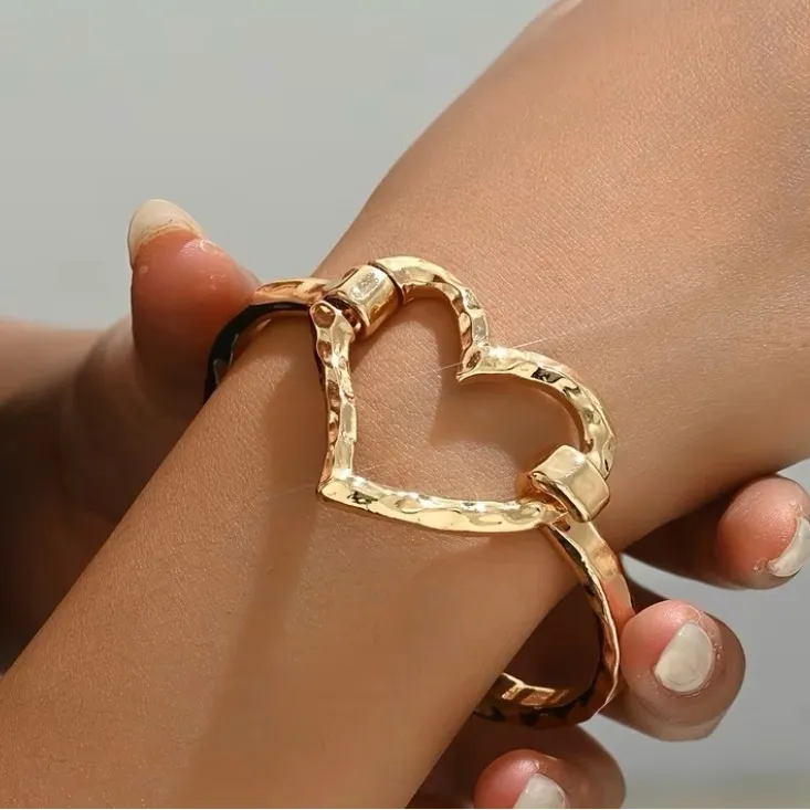 Hammered Gold Heart Bracelet - Image 4