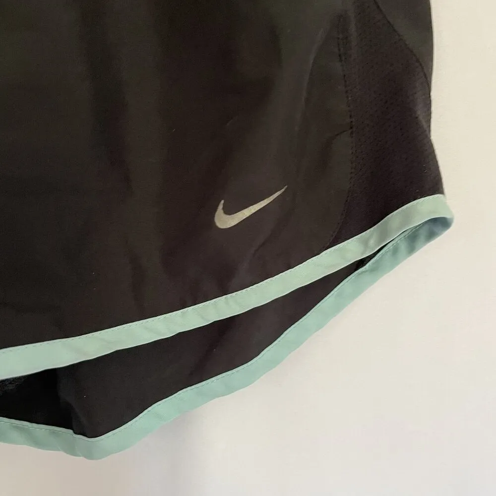 Nike shorts women's size XS black and green athletic pants casual lightweight - Image 2