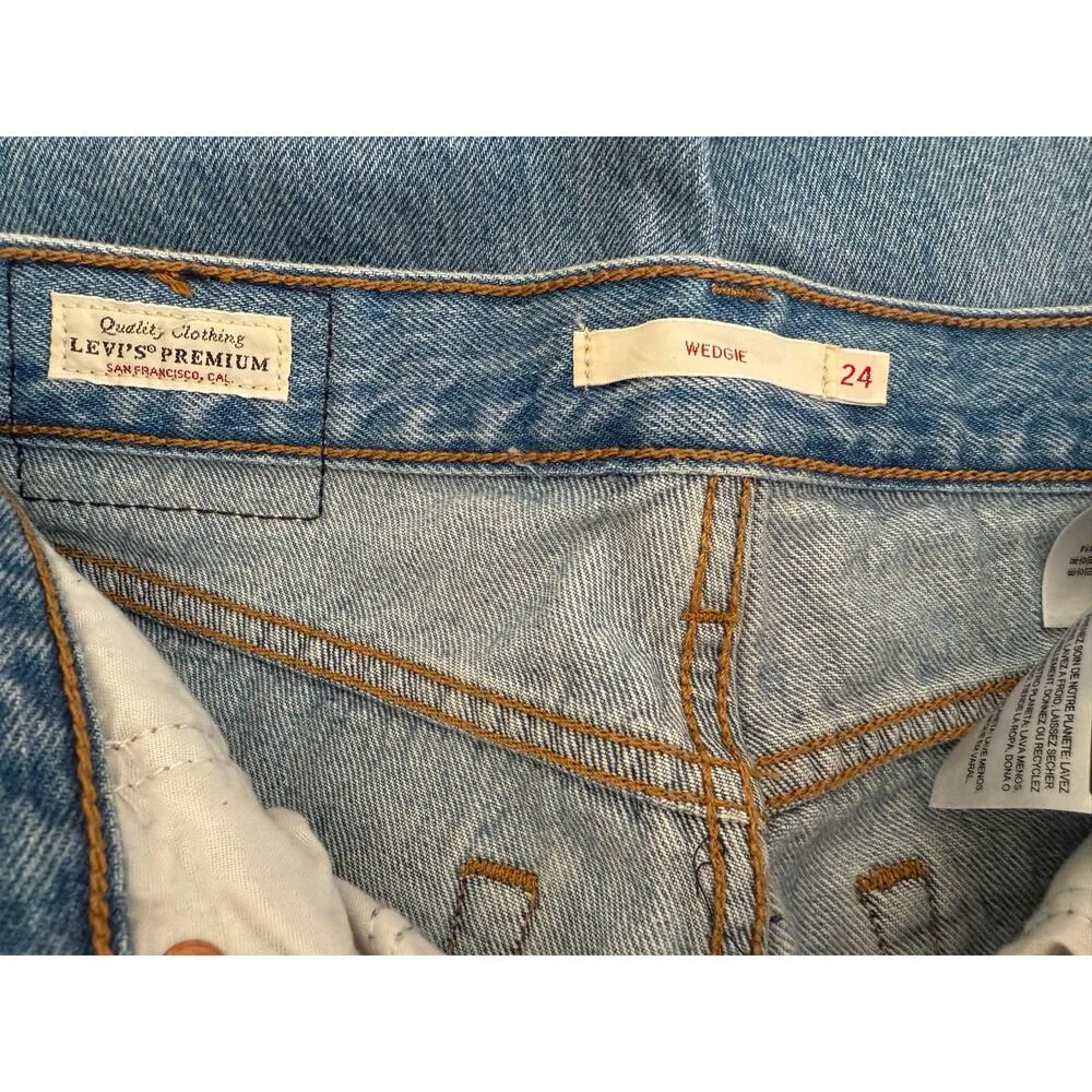 Levi’s Wedgie Icon Fit Distressed Denim Jeans Women’s Size 24 Medium Wash Blue - Image 7