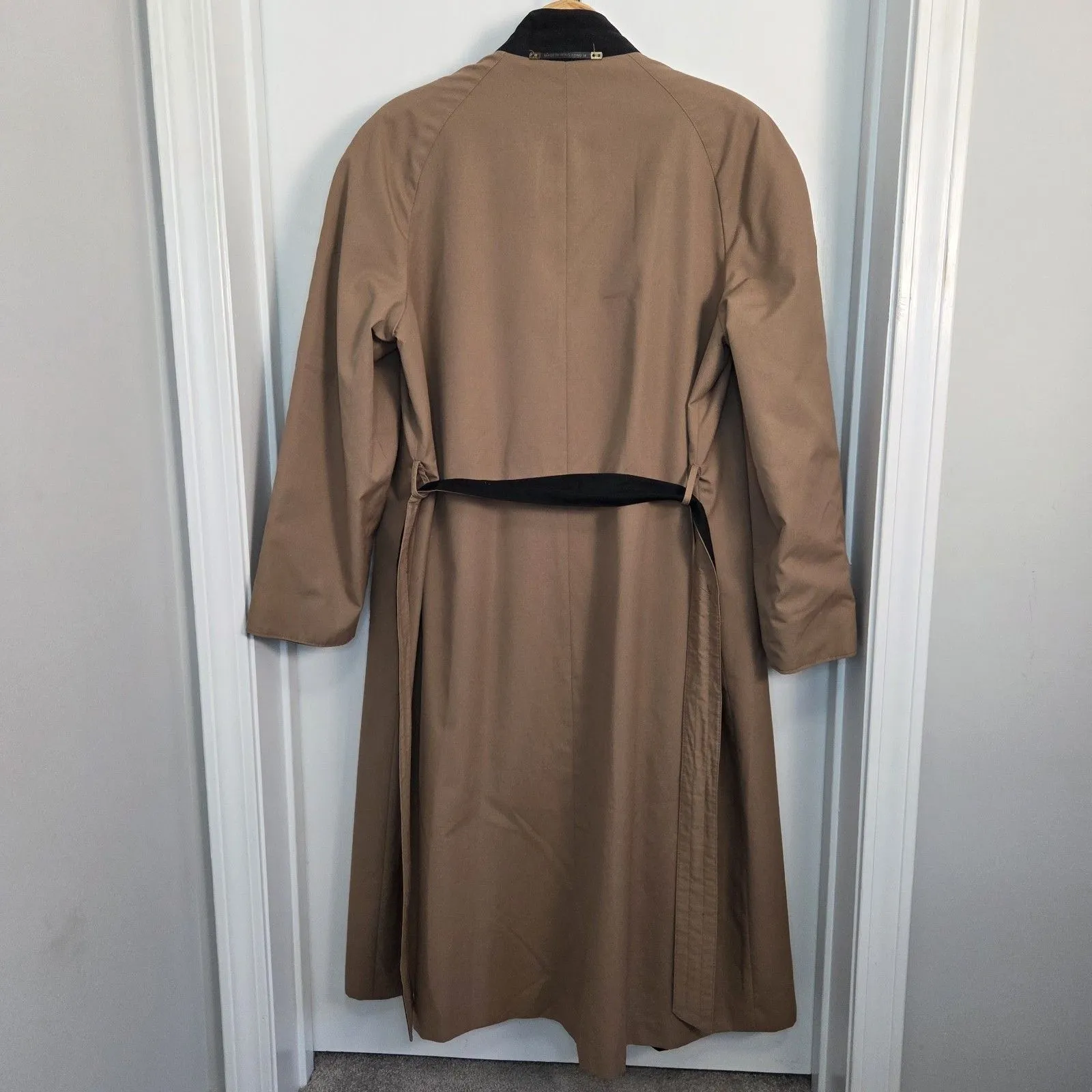 Etienne Aigner Trench Coat Womens 14 Black Tan Belted Reversible Classic Vintage - Image 4