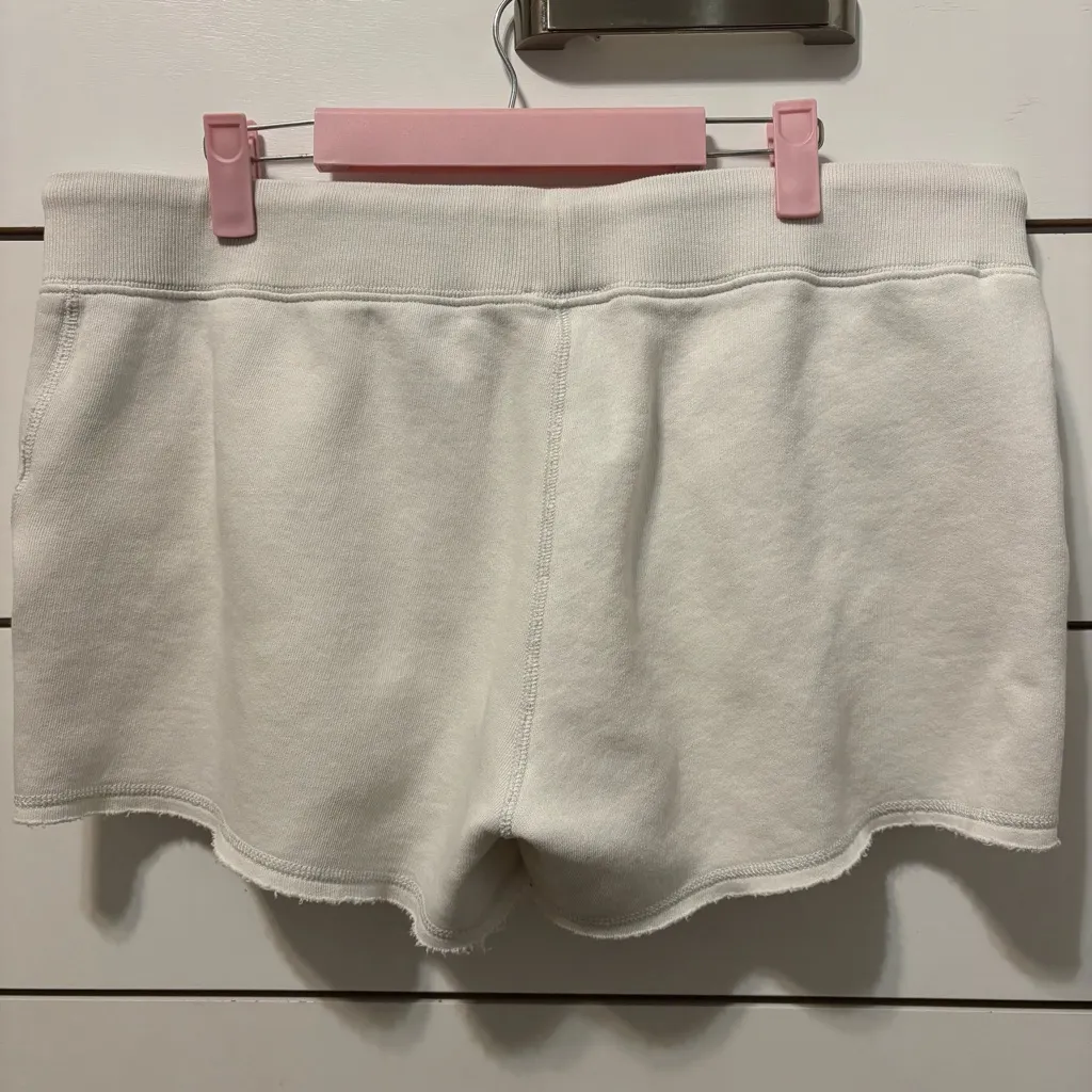 Ralph Lauren Polo  White Comfy Shorts - Image 3