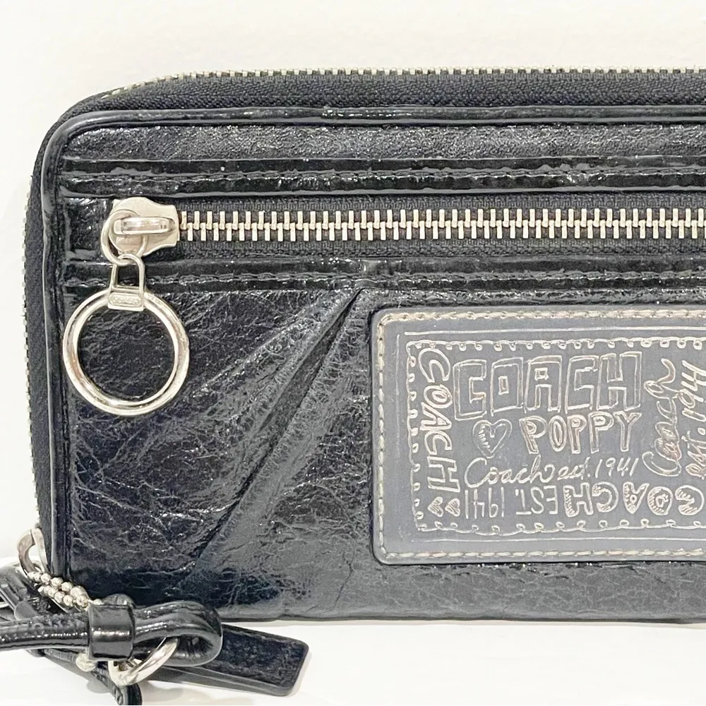Coach Poppy Black Patent Leather Zip-Around Wallet Wristlet Card Holder - Image 2