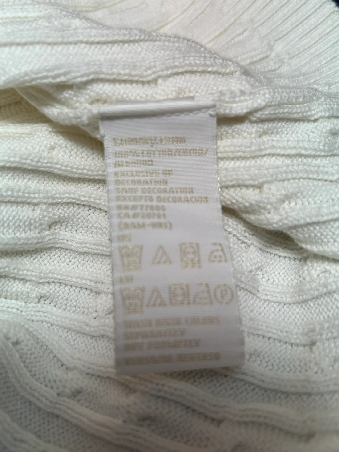 Tommy Hilfiger New women's T-shirt.. Size XL. $30. - Image 5