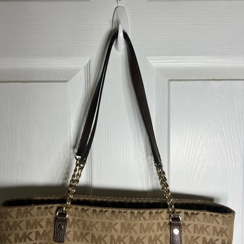 Michael Kors Jet Set Tassel Chain Tote/Purse - Image 5