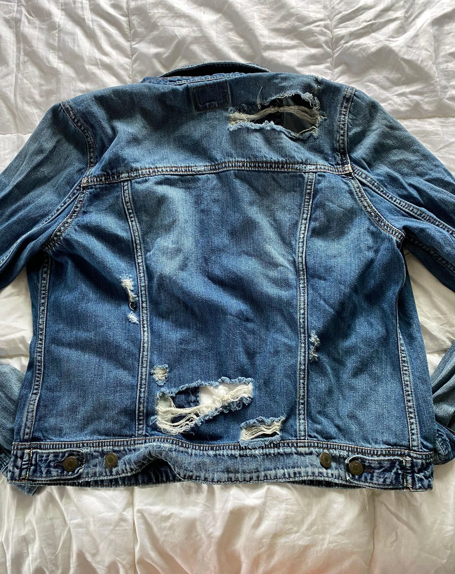 American Eagle Outfitters Ripped Denim Jacket - Image 4